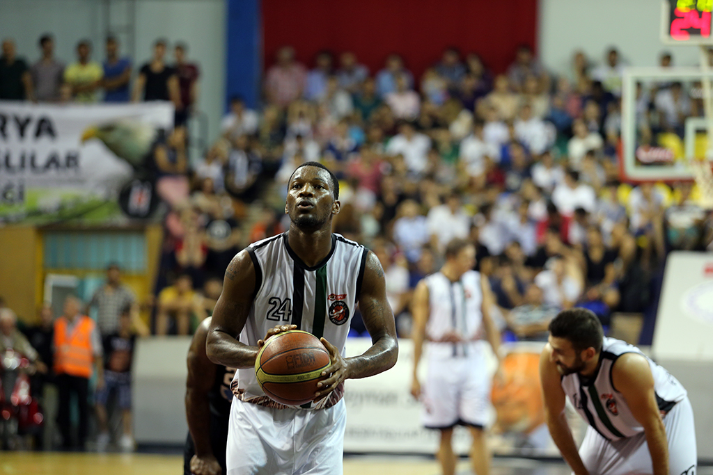 Basketbol ve Futbolda Önemli Başarılara İmza Atacağız
