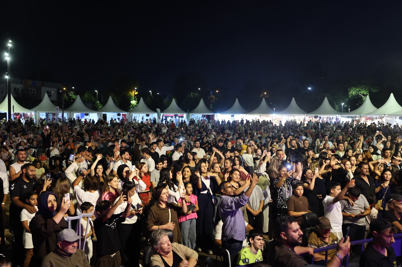 Millet Bahçesi’nde kültürlerin buluştuğu festival renkli finalle tamamlandı