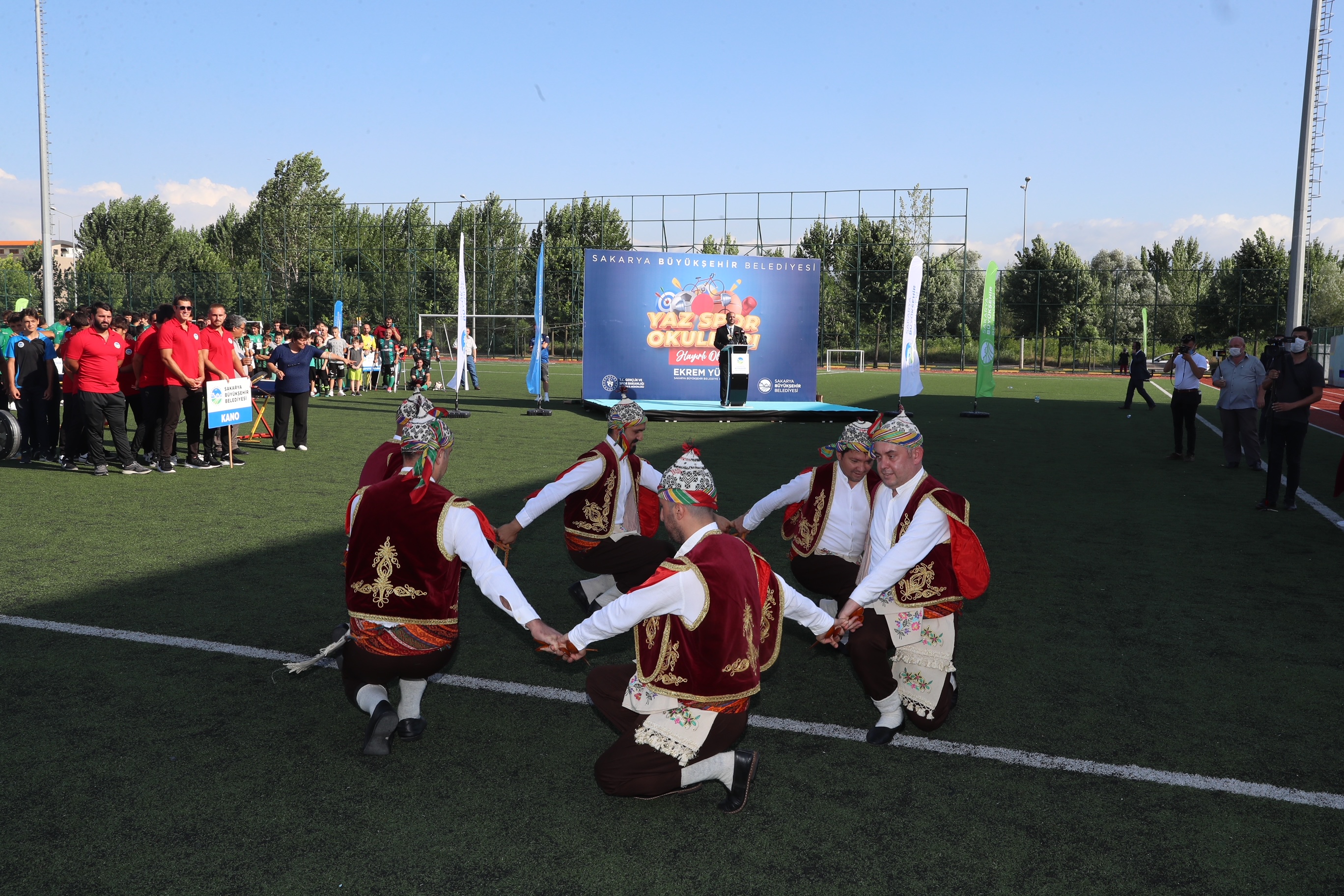 "Bu okulda Türk Bayrağı’nı dalgalandıracak sporcular yetişecek"