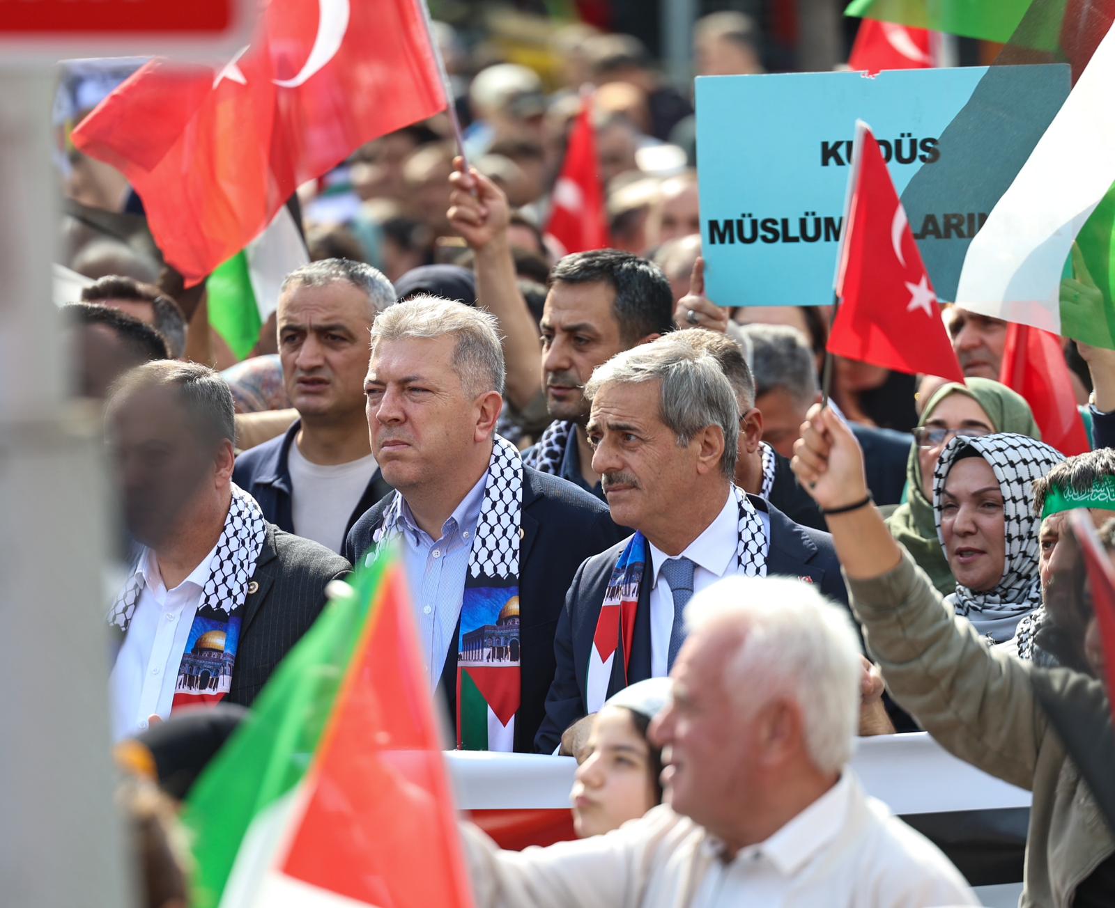 Başkan Alemdar: “Sakarya mazlumun yanında olduğunu bir kez daha gösterdi”