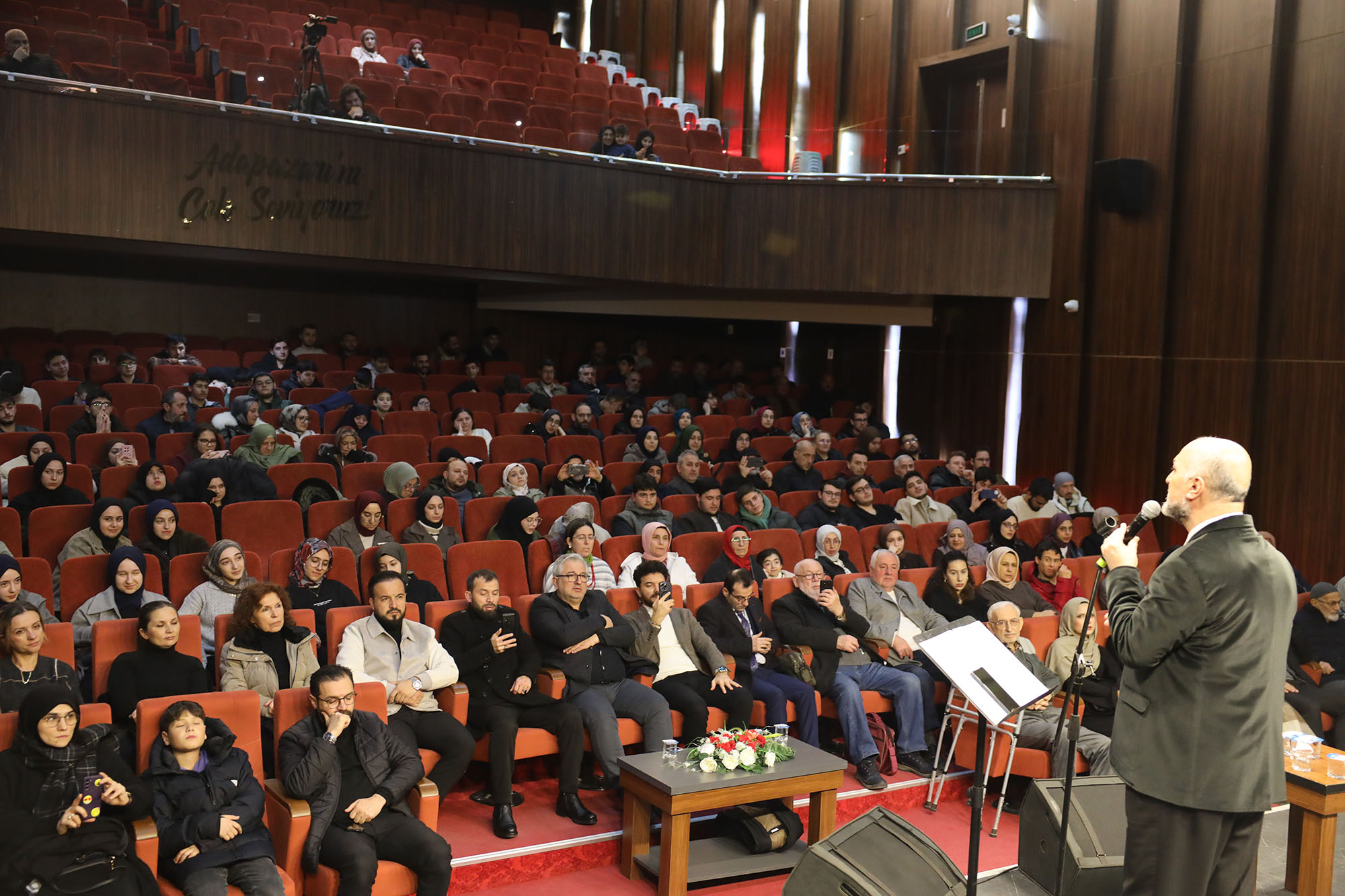 Ayasofya geleneğinden gelen ilahi nağmeler Sakaryalılarla buluştu