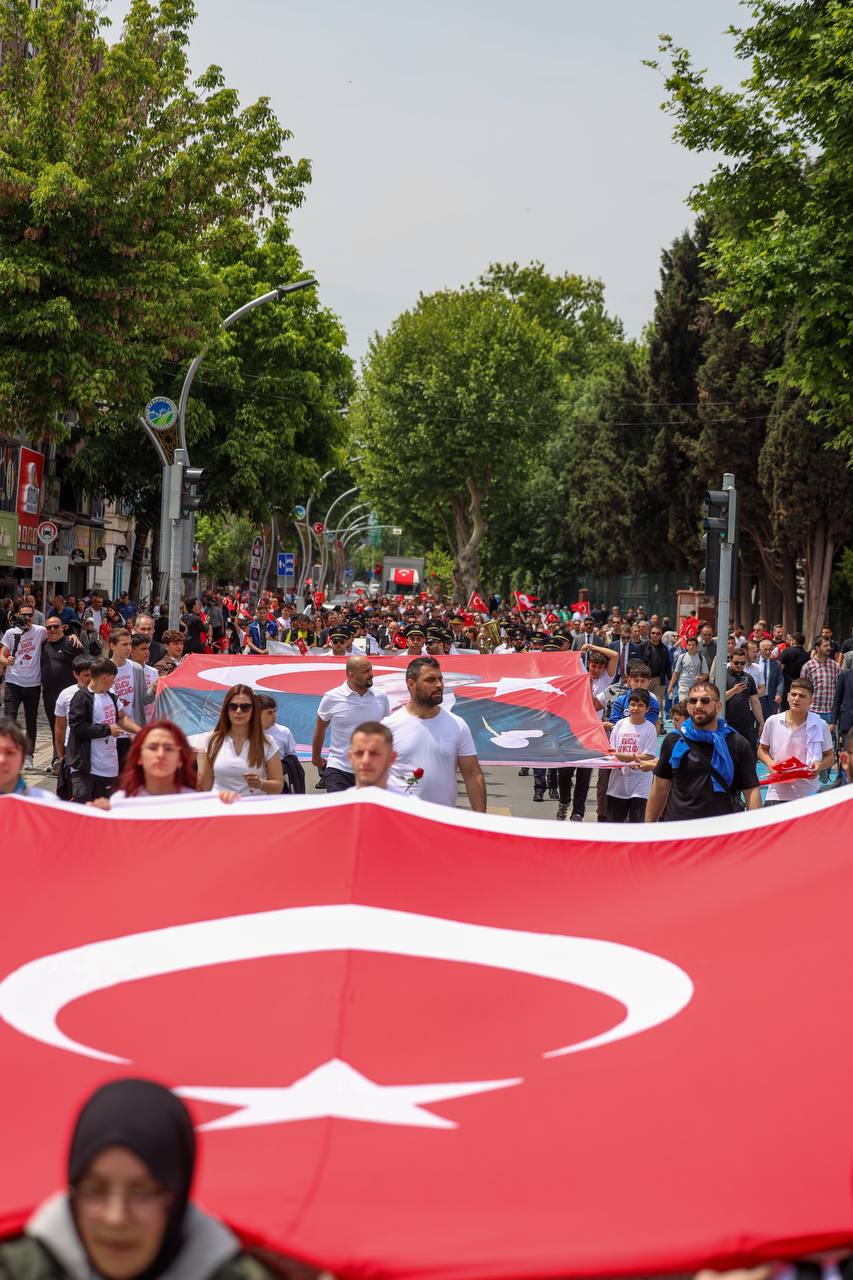 “Gençlerimizin her zaman destekçisi olacağız”
