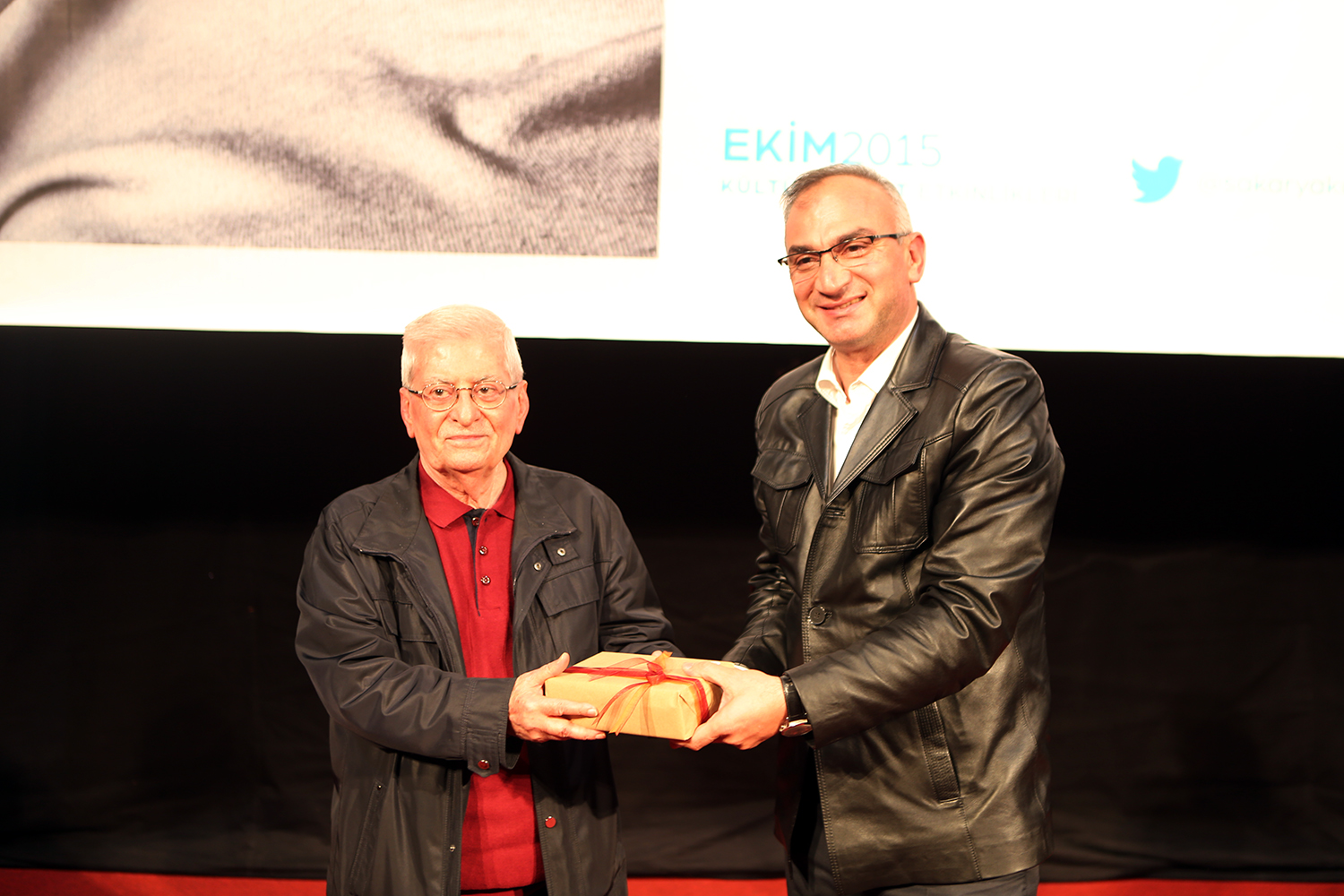 Şiir Seneler Sonra da Olsa Muhatabını Bulur