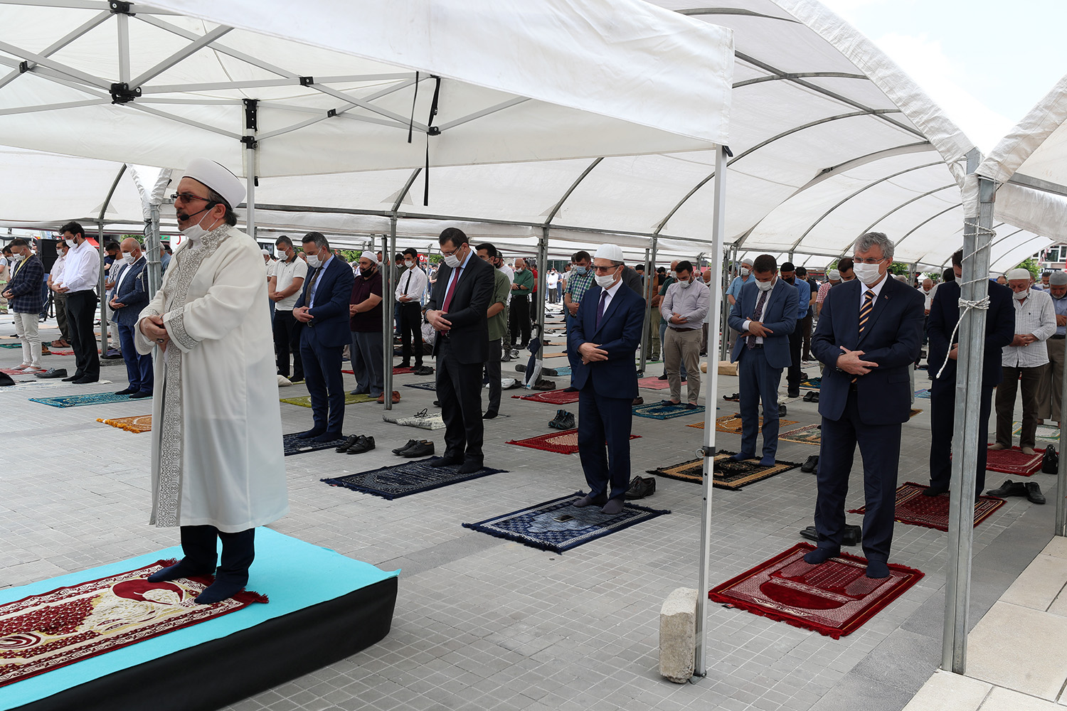 Yüzlerce Sakaryalı Demokrasi Meydanı’nda saf tuttu