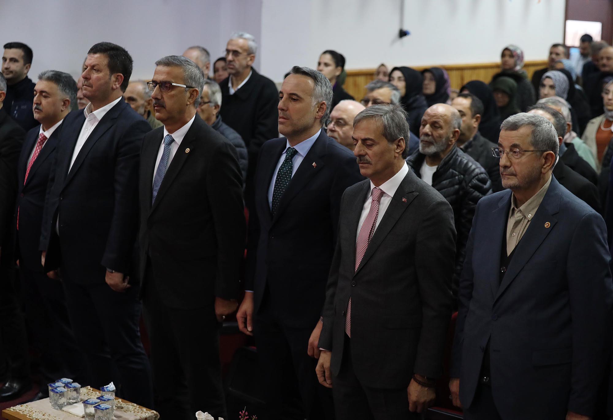 Yusuf Alemdar Karapürçek'te vatandaşla hasret giderdi: “Birlik, beraberlik ve kardeşlikle her mahalleye dokunacağız”