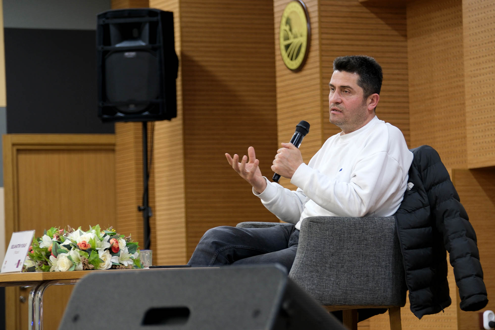 “Edebiyat sadece estetik bir uğraş değildir”