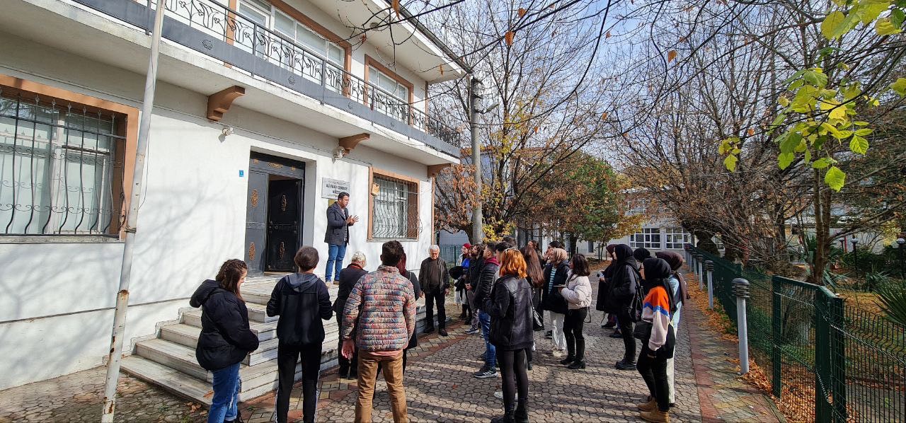 Sakarya’nın tarihi yapılarını ve mimarilerini incelediler