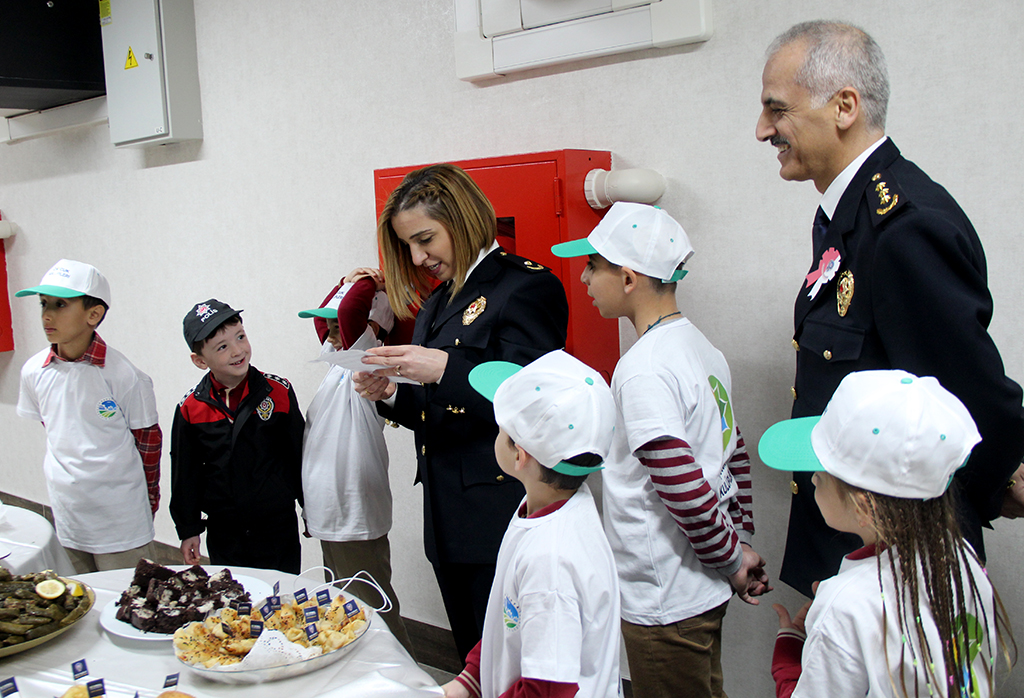 Miniklerden Polis teşkilatına anlamlı ziyaret