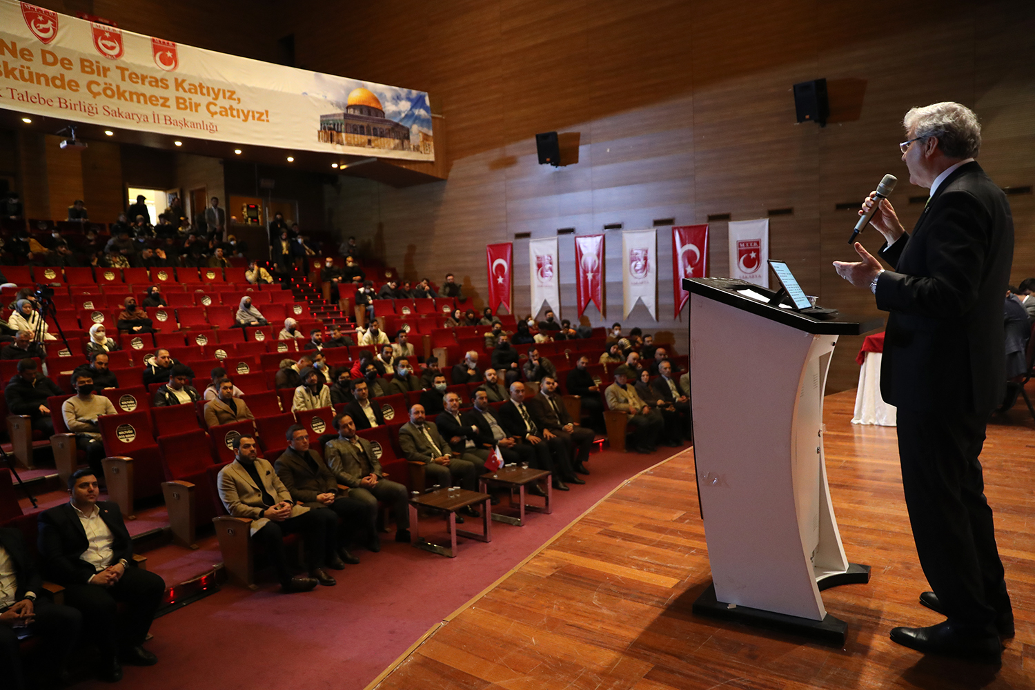 “Ülkemizin başarılarını gençler zirveye taşıyacak”