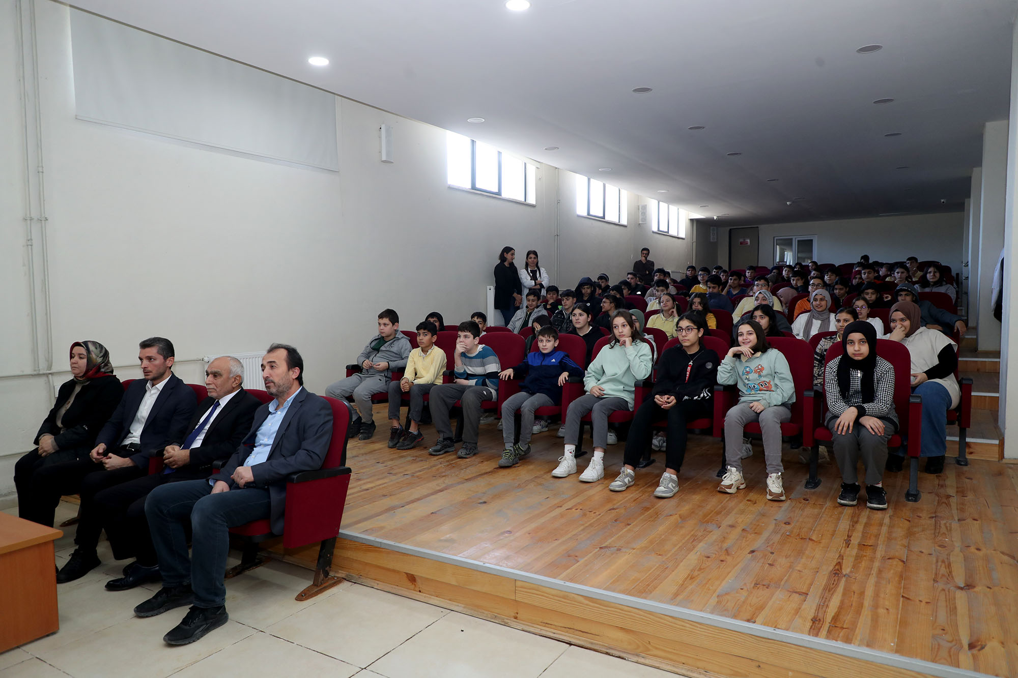 Büyükşehir harekete geçti, o okula neşe geldi