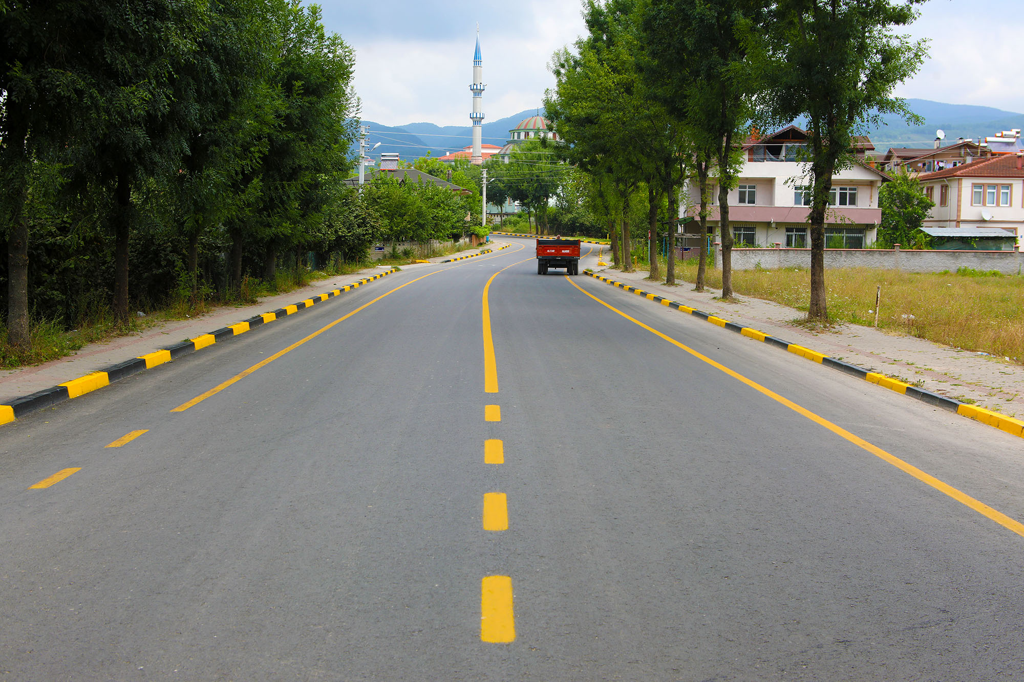 Hendek’in ulaşımı yeni renkleriyle artık daha güvenli