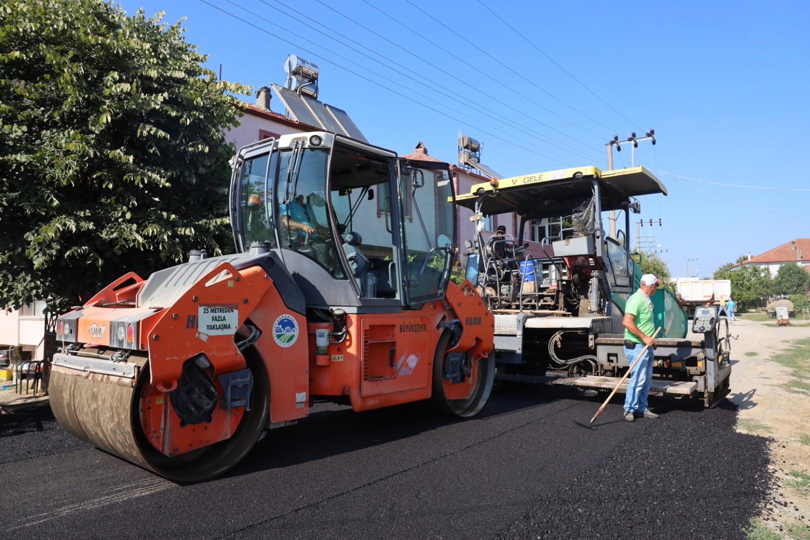 Büyükşehir’den Ferizli Ağacık’a sıcak asfalt dokunuşu