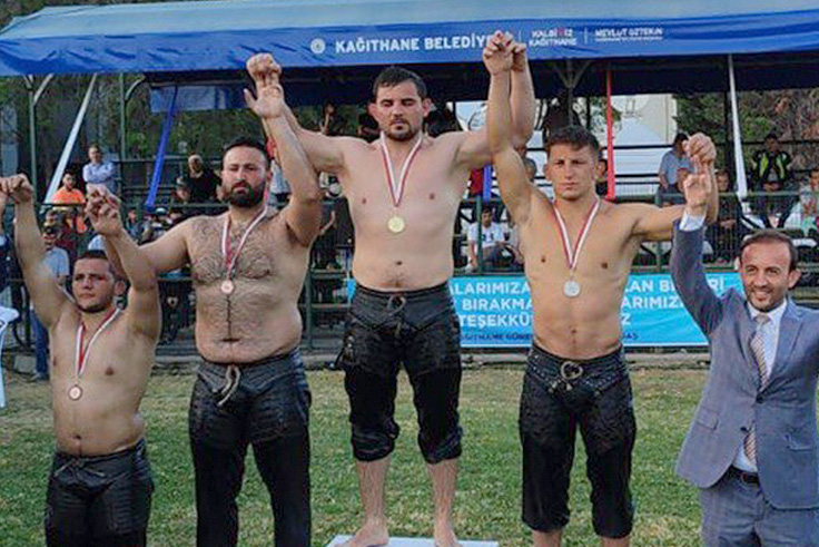Büyükşehirli pehlivanlardan 4 madalya