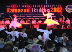 Meydanda Şenlik Vardı