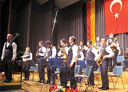 Kent Orkestrası Almanya'yı Coşturdu