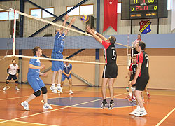 Voleybol Turnuvası'nda Finale Doğru