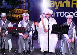 Kent Meydanı'nda Türkmen Ezgileri