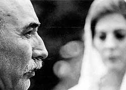 Eşkıya Pazartesi AKM'de