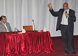 Yeni Bir Dünya İnşa Edeceğiz