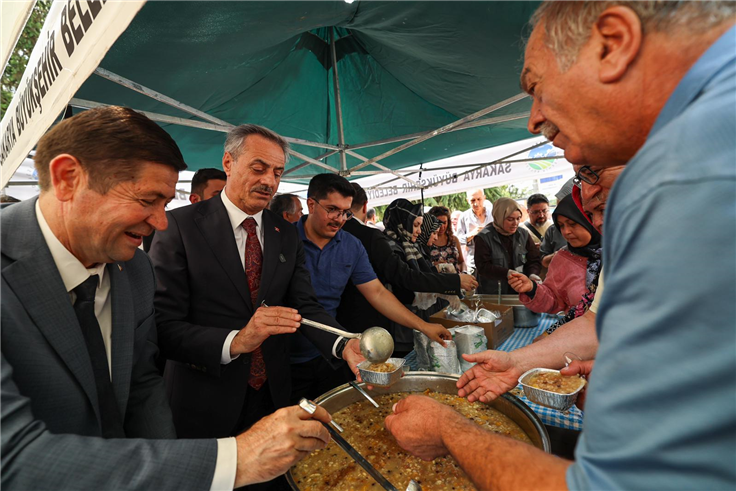 Muharrem ayının bereketi Büyükşehir’in aşure ikramıyla paylaşıldı