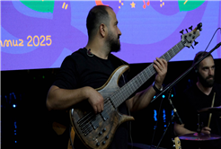 Millet Bahçesi’nde müzik dolu akşam: Şarkılara hep birlikte eşlik ettiler