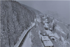 Büyükşehir 24 saat kar mesaisinde: 17 grup yolundan 10’u ulaşıma açıldı