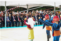 Alemdar miniklerin bayram coşkusuna ortak oldu: “Gözlerinizdeki ışık hiç solmasın”