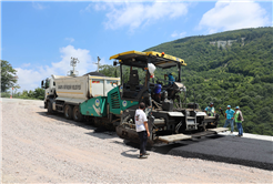 Büyükşehir, Sapanca’da heyelan riskine karşı yolu güçlendirdi, ulaşımı yeniledi