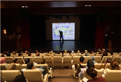 Büyükşehir’in KPSS adayları için destek programı AKM’de başladı