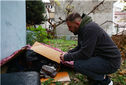 Soğuk kış gününde sokaktaki kimsesizlerin ailesi Büyükşehir