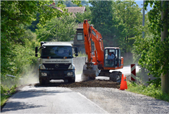 Yol çöktü, tehlikeyi Büyükşehir önledi