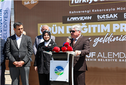 Kahverengi kokarca kabusuna karşı mucize buluş Sakarya’da Çiftçiler Günü’nde üreticiyle buluştu