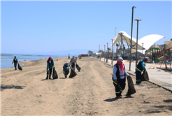 Mavi Bayraklı plajlar temizleniyor