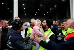 Afet bölgesinde ‘umuda giden’ yolu onlar kazmıştı