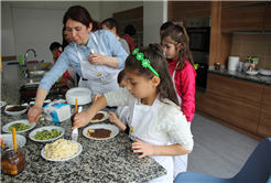 Çocuklar SGM’de ‘Glutensiz Waffle’ yaptılar