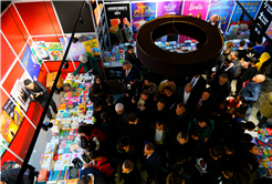 Sakarya'da çocukların 'ufkuna' ışık olacak edebiyat fuarı başladı: İlk günden binlerce misafir akın etti...