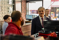 Yusuf Alemdar Sakarya’da adım adım vatandaşlarla kucaklaşıyor: “Şehrimizin ihtiyaçlarına yönelik adımlarımızı kararlılıkla atıyoruz”