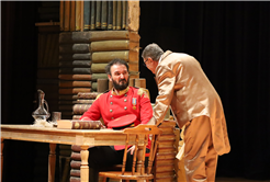 Usta oyuncular sahnedeydi: Çehov Kabare’ye yoğun ilgi