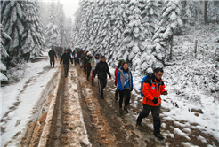 Yılın İlk Karı Eşliğinde Yürüdüler