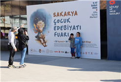 Sakarya Çocuk Edebiyatı Fuarı hafta sonunda doldu taştı