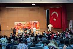 Büyükşehir Karasu’da çocukları rengârenk bir Ramazan şenliğinde buluşturdu