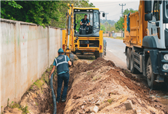 Hendek Uzunçarşı'da suyun basınç sorunu çözüldü