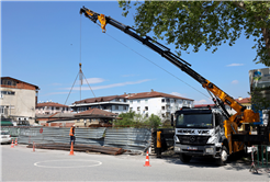 Sapanca’nın yeni meydanı hızla şekilleniyor