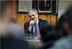 Yusuf Alemdar Bilim Merkezi’nin imzasını gençlerle attı