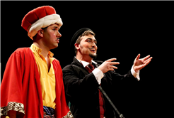 Genç tiyatrocuların sahnesi büyük beğeni topladı