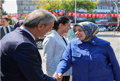 “Kadınlar güçlü Türkiye hedeflerinin en önemli yapı taşıdır”