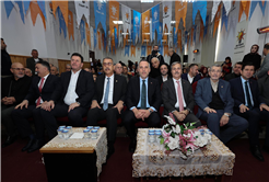 Yusuf Alemdar Karapürçek'te vatandaşla hasret giderdi: “Birlik, beraberlik ve kardeşlikle her mahalleye dokunacağız”