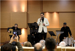 İz bırakan Mevlevi Nezih Uzel’ın hatırasını yaşatan gece: Tınılar arasında yolculuğa çıktılar