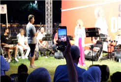 TRT FM yayın tuşuna bu kez Sakarya’dan bastı: Aziz Duran Parkı’nda unutulmaz akşam