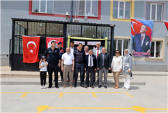 En renkli trafik etkinliği yine Büyükşehir’den: Güvenli trafiğin şartlarını ‘tebessümle’ öğrendiler